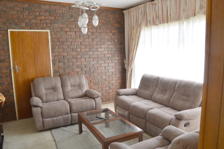 4 Bedroom Property for Sale in Riebeeckstad Free State